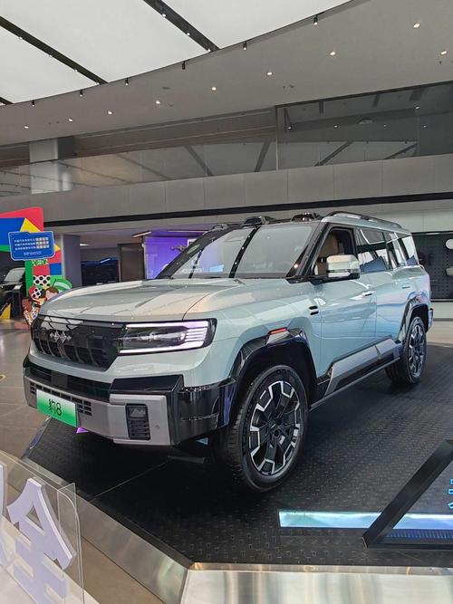 重庆242比亚迪方程豹硬派越野的爆款，英菲尼迪35周年与你共成长